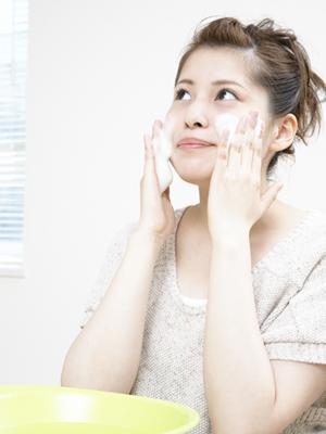 お肌の事が相談出来る天神のクリニック